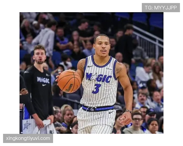 德斯蒙德·班恩无球跑动提升三分效率拉开火箭防守空间