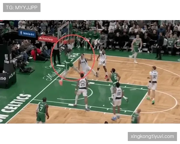 怀特挡拆为塔图姆制造空位，比上季更稳提升外线效率