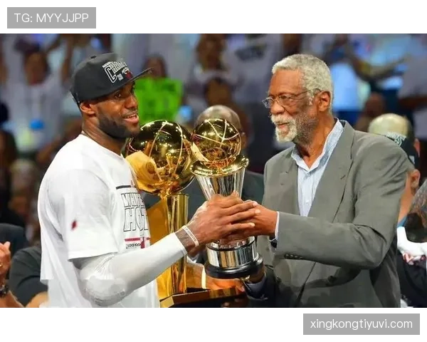 比尔·拉塞尔防守改变比赛节奏，拉开与同期内线巨星差距